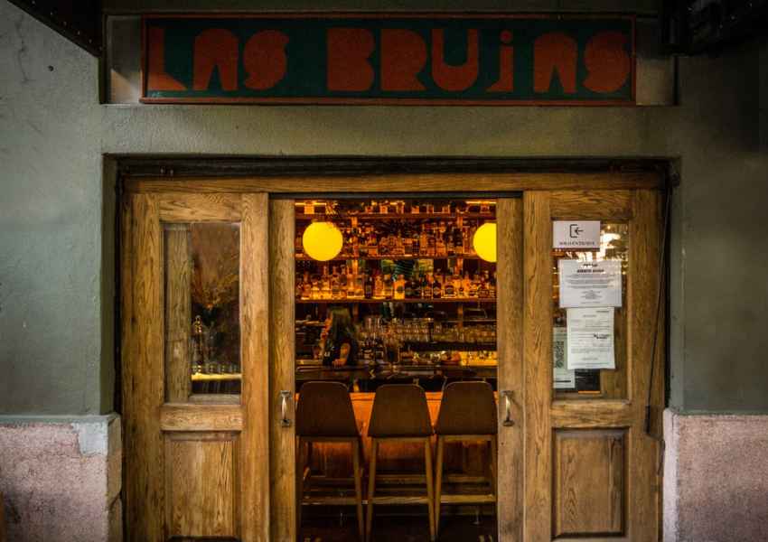 Brujas: el refugio hechizado de la coctelería en la CDMX